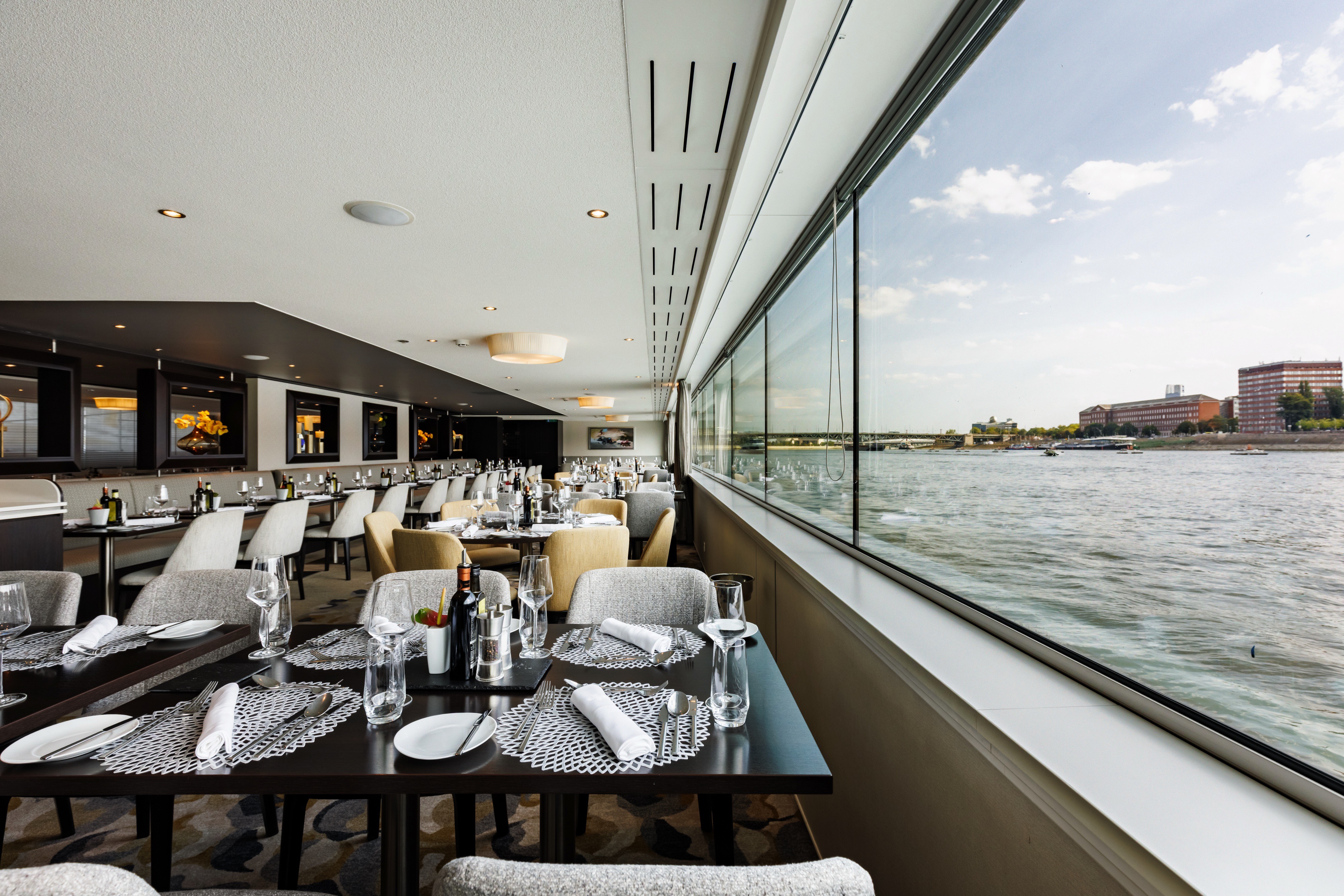 Avalon Impression - Panorama Dining Room